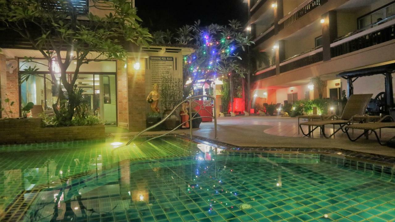 Aiyaree Place Hotel Sha Plus Pantai Jomtien Bagian luar foto